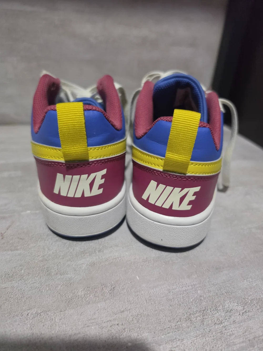 Nike Court Borough Size 5.5